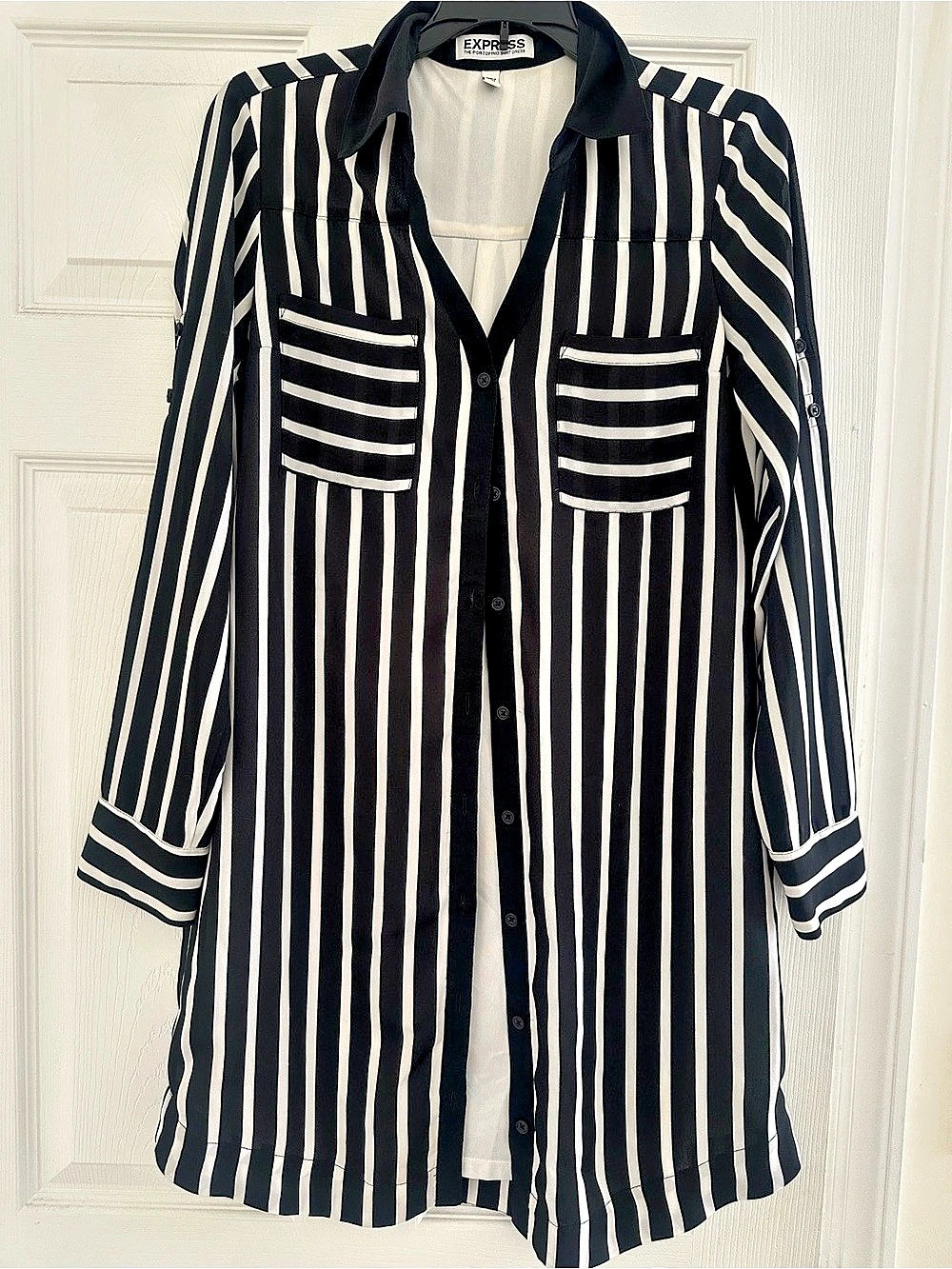 Express Striped Button Down Shirt in Black & White, Small